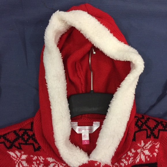 No Boundaries Knitted Red Santa Sweater - Picture 5 of 9